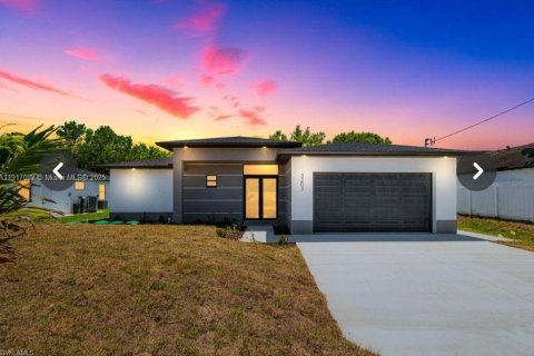 Купить виллу или дом в Лихай-Эйкерс, Флорида 3 спальни, № 1973745 - фото 1