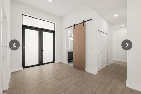 Купить виллу или дом в Лихай-Эйкерс, Флорида 3 спальни, № 1973745 - фото 3