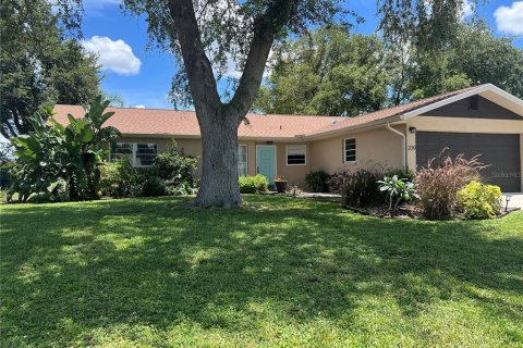 Casa en alquiler en Rotonda, Florida, 3 dormitorios, 153.29 m2 № 1915692 - foto 1