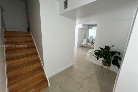 Copropriété à vendre à Miami, Floride: 3 chambres, 149.57 m2 № 2431301 - photo 28