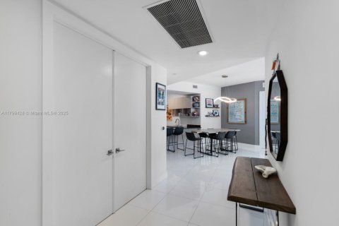 Copropriété à vendre à Sunny Isles Beach, Floride: 2 chambres, 195.65 m2 № 1686124 - photo 11
