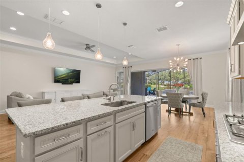 Villa ou maison à vendre à Kissimmee, Floride: 3 chambres, 204.57 m2 № 2348003 - photo 11