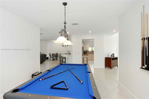 House in Miramar, Florida 5 bedrooms, 307.04 sq.m. № 1892794 - photo 21