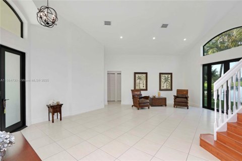 House in Miramar, Florida 5 bedrooms, 307.04 sq.m. № 1892794 - photo 19
