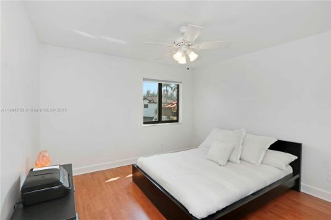 House in Miramar, Florida 5 bedrooms, 307.04 sq.m. № 1892794 - photo 29