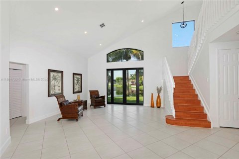 House in Miramar, Florida 5 bedrooms, 307.04 sq.m. № 1892794 - photo 17