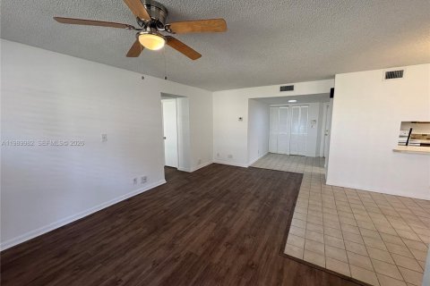 Copropriété à vendre à Coral Springs, Floride: 3 chambres, 115.66 m2 № 2052036 - photo 7