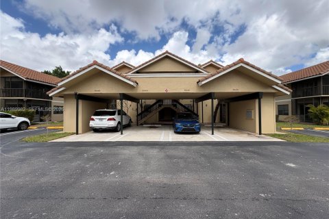 Copropriété à vendre à Coral Springs, Floride: 3 chambres, 115.66 m2 № 2052036 - photo 1