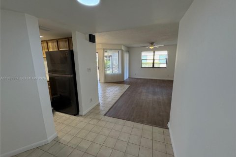 Copropriété à vendre à Coral Springs, Floride: 3 chambres, 115.66 m2 № 2052036 - photo 3