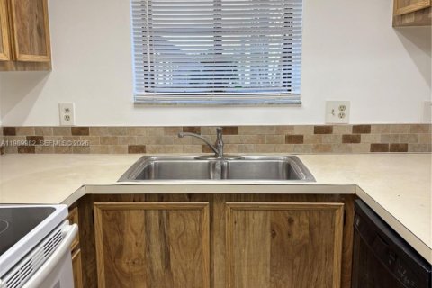 Copropriété à vendre à Coral Springs, Floride: 3 chambres, 115.66 m2 № 2052036 - photo 4