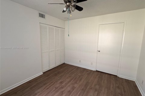 Copropriété à vendre à Coral Springs, Floride: 3 chambres, 115.66 m2 № 2052036 - photo 9