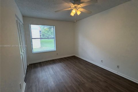 Copropriété à vendre à Coral Springs, Floride: 3 chambres, 115.66 m2 № 2052036 - photo 12