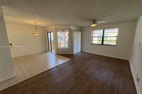 Copropriété à vendre à Coral Springs, Floride: 3 chambres, 115.66 m2 № 2052036 - photo 5