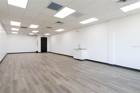 Commercial property in Orlando, Florida 92.34 sq.m. № 2147686 - photo 15