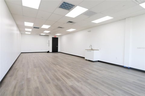 Commercial property in Orlando, Florida 92.34 sq.m. № 2147686 - photo 14