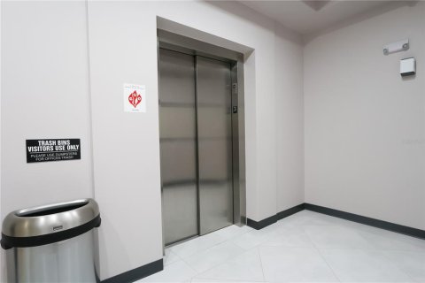 Commercial property in Orlando, Florida 92.34 sq.m. № 2147686 - photo 6