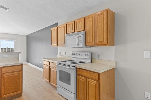 Casa en alquiler en Haines City, Florida, 3 dormitorios, 153.66 m2 № 1898733 - foto 15
