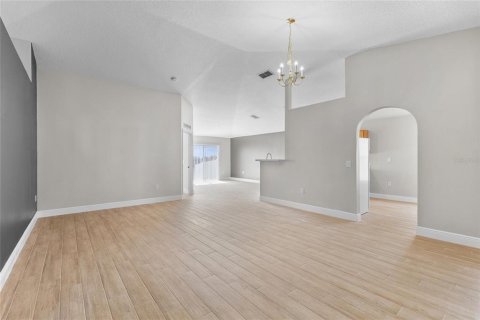 House in Haines City, Florida 3 bedrooms, 153.66 sq.m. № 1898733 - photo 10