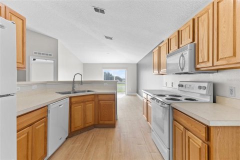 House in Haines City, Florida 3 bedrooms, 153.66 sq.m. № 1898733 - photo 14