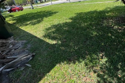 House in Dania Beach, Florida 2 bedrooms, 121.05 sq.m. № 2066018