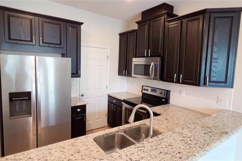 Townhouse in Winter Springs, Florida 3 bedrooms, 133.31 sq.m. № 1905700 - photo 1