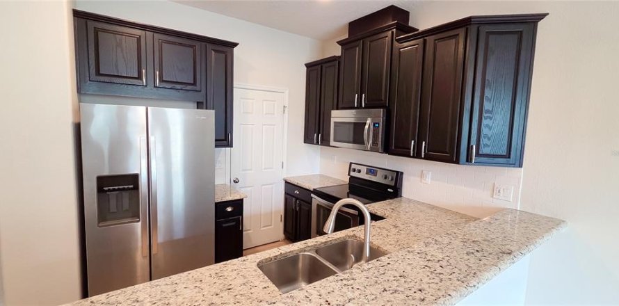 Adosado en Winter Springs, Florida 3 dormitorios, 133.31 m2 № 1905700