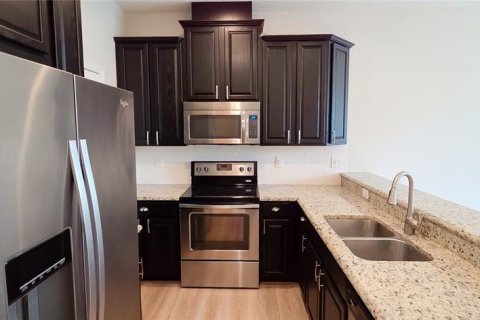 Townhouse in Winter Springs, Florida 3 bedrooms, 133.31 sq.m. № 1905700 - photo 2