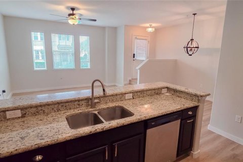 Townhouse in Winter Springs, Florida 3 bedrooms, 133.31 sq.m. № 1905700 - photo 4