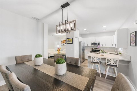 Touwnhouse à vendre à Miami, Floride: 3 chambres, 158.31 m2 № 1642405 - photo 8