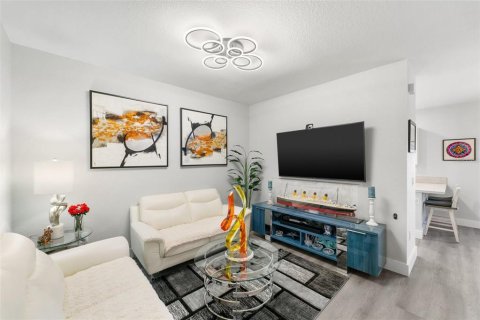 Touwnhouse à vendre à Miami, Floride: 3 chambres, 158.31 m2 № 1642405 - photo 4