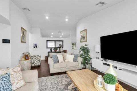 Casa en venta en Pembroke Pines, Florida, 4 dormitorios, 140.28 m2 № 2245918 - foto 4