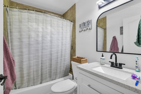 Casa en venta en Pembroke Pines, Florida, 4 dormitorios, 140.28 m2 № 2245918 - foto 17