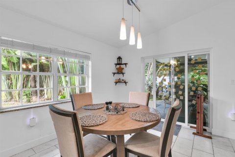 Casa en venta en Pembroke Pines, Florida, 4 dormitorios, 140.28 m2 № 2245918 - foto 12