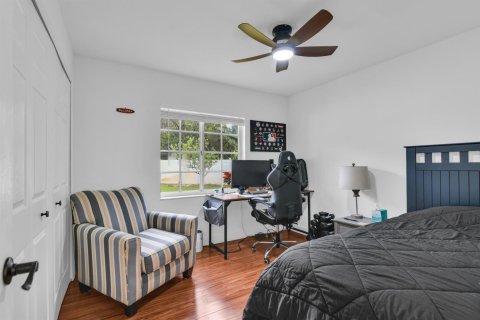 Casa en venta en Pembroke Pines, Florida, 4 dormitorios, 140.28 m2 № 2245918 - foto 15