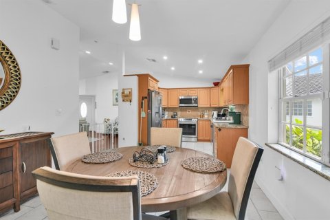 Casa en venta en Pembroke Pines, Florida, 4 dormitorios, 140.28 m2 № 2245918 - foto 11