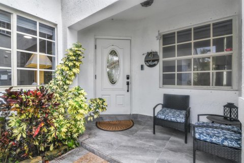 Casa en Pembroke Pines, Florida 4 dormitorios, 140.28 m2 № 2245918