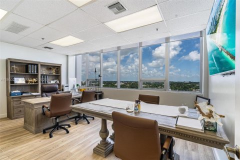 Immobilier commercial à vendre à Fort Lauderdale, Floride № 2008116 - photo 5