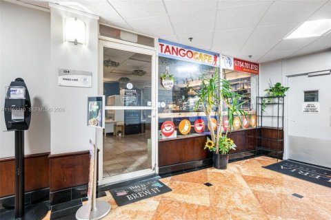 Immobilier commercial à vendre à Fort Lauderdale, Floride № 2008116 - photo 22