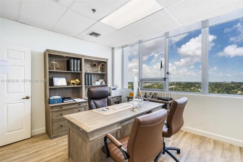 Immobilier commercial à vendre à Fort Lauderdale, Floride № 2008116 - photo 6