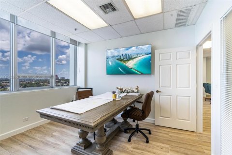 Immobilier commercial à vendre à Fort Lauderdale, Floride № 2008116 - photo 7