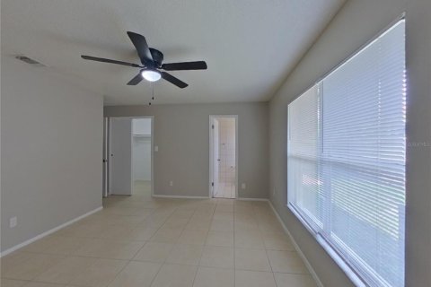 Villa ou maison à louer à Kissimmee, Floride: 3 chambres, 142.88 m2 № 1907168 - photo 7