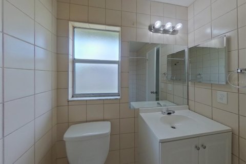 Снять в аренду виллу или дом в Киссимми, Флорида 6 комнат, 142.88м2, № 1907168 - фото 9