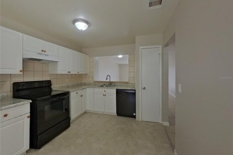 Villa ou maison à louer à Kissimmee, Floride: 3 chambres, 142.88 m2 № 1907168 - photo 5