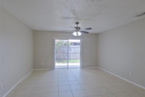 Casa en alquiler en Kissimmee, Florida, 3 dormitorios, 142.88 m2 № 1907168 - foto 3