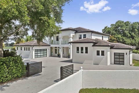 House in Orlando, Florida 6 bedrooms, 617.15 sq.m. № 2229948 - photo 3