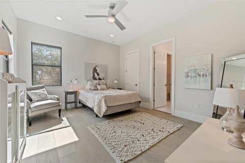 House in Orlando, Florida 6 bedrooms, 617.15 sq.m. № 2229948 - photo 22