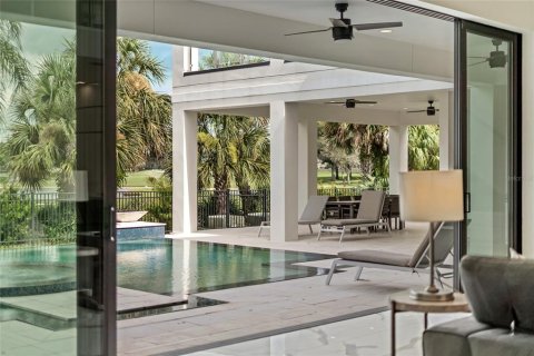 House in Orlando, Florida 6 bedrooms, 617.15 sq.m. № 2229948 - photo 13