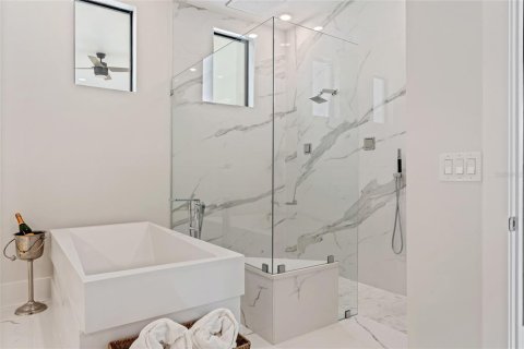 House in Orlando, Florida 6 bedrooms, 617.15 sq.m. № 2229948 - photo 9