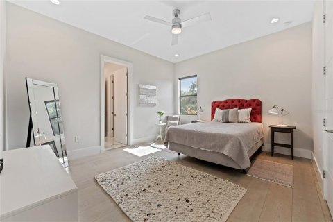 House in Orlando, Florida 6 bedrooms, 617.15 sq.m. № 2229948 - photo 24