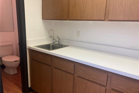 Propiedad comercial en alquiler en Gainesville, Florida, 148.64 m2 № 1288309 - foto 4